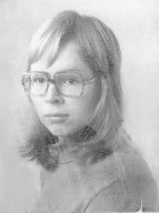De eerste foto die ik (Tom) van mijn toenmalig correspondentievriendinnetje Alie kreeg en wel in februari 1975. Ze had hem er speciaal voor laten maken......Voor een grotere weergave en reactiemogelijkheid: klik hier